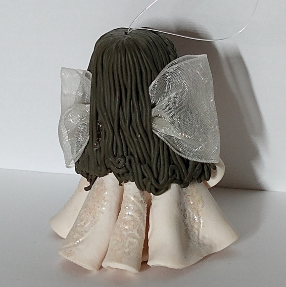 Kneaded Angels Avon Figurine With Fruit - Picture 6 of 6